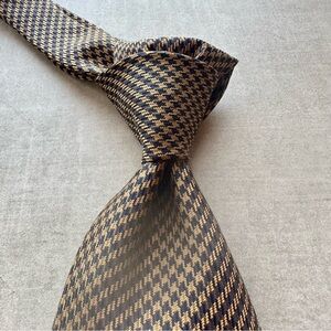Bullock & Jones Houndstooth Silk Tie - Made in England